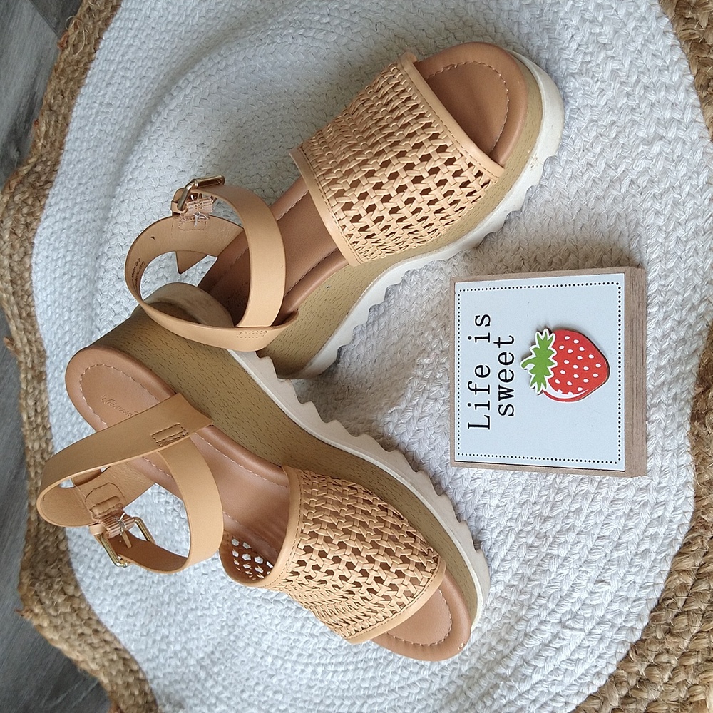 Universal Thread Alba Platform Woven Sandals - image 1